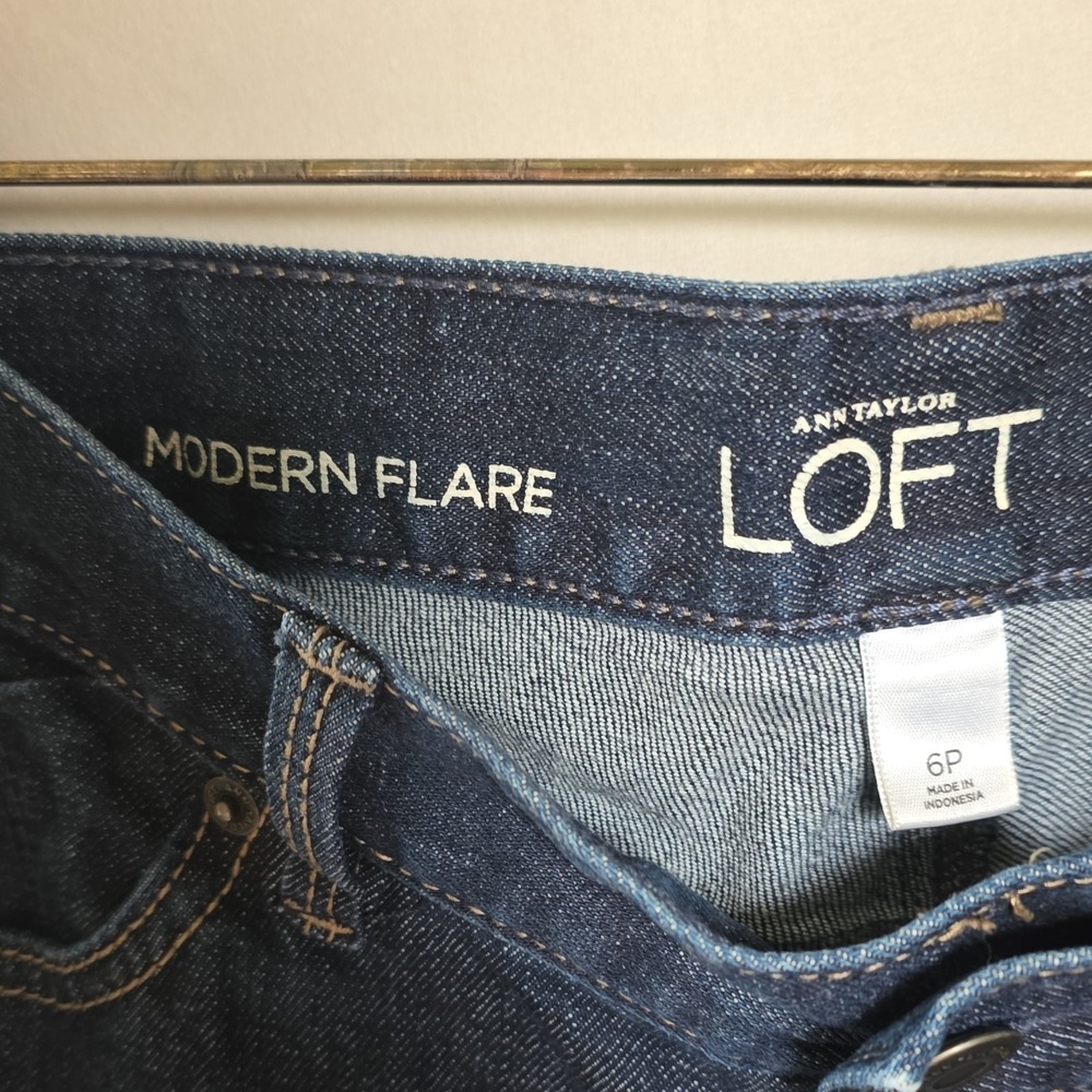 LOFT Women's Flare Jeans Dark Wash Blue Denim Size 6P - Picture 9 of 10